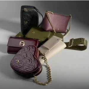 SMALL LEATHER GOODS
