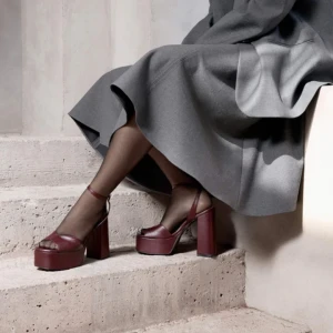 HEELED SANDALS