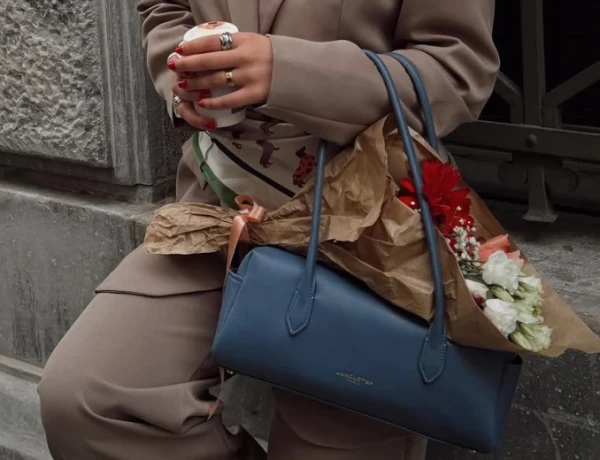 Street Style Inspo: Η Χριστίνα Σταυροπούλου με την It-Bag της Lancaster