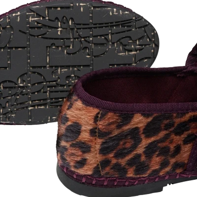 Flabelus Pierre Feline Burgundy